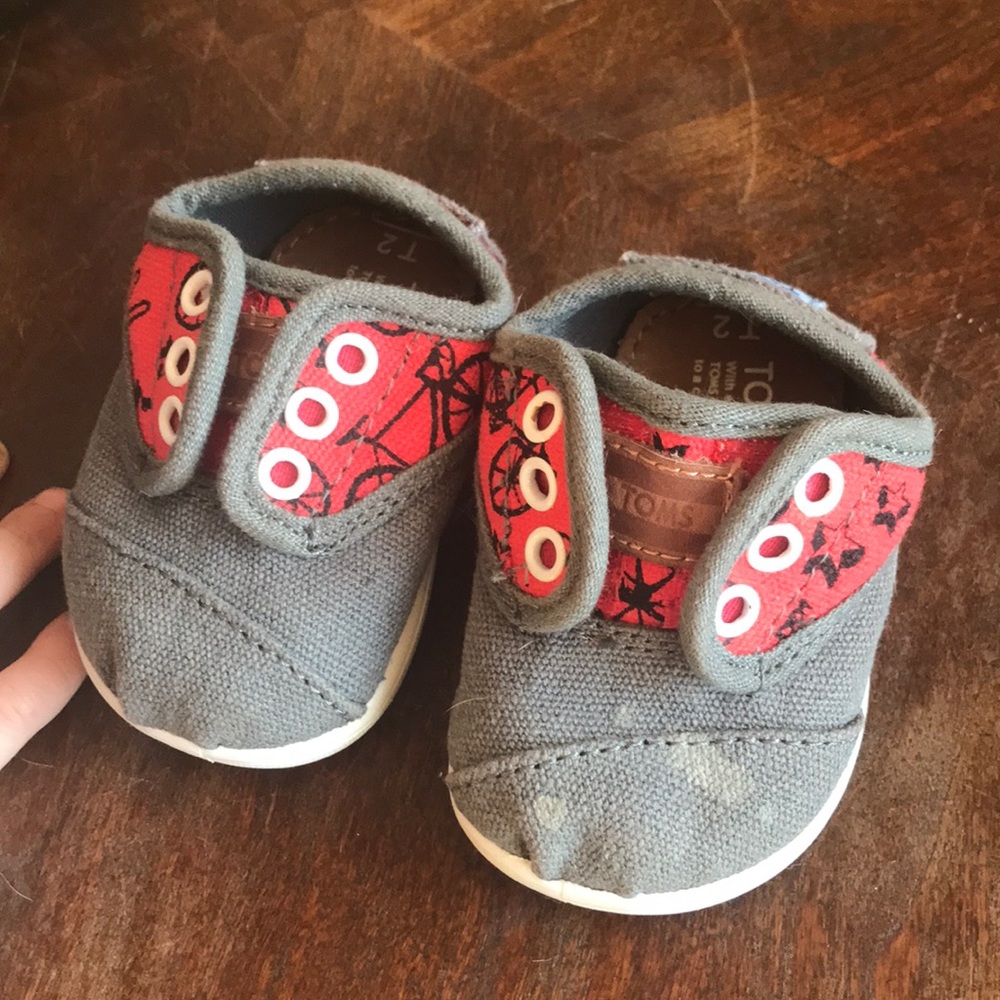 Toddler toms size 2
